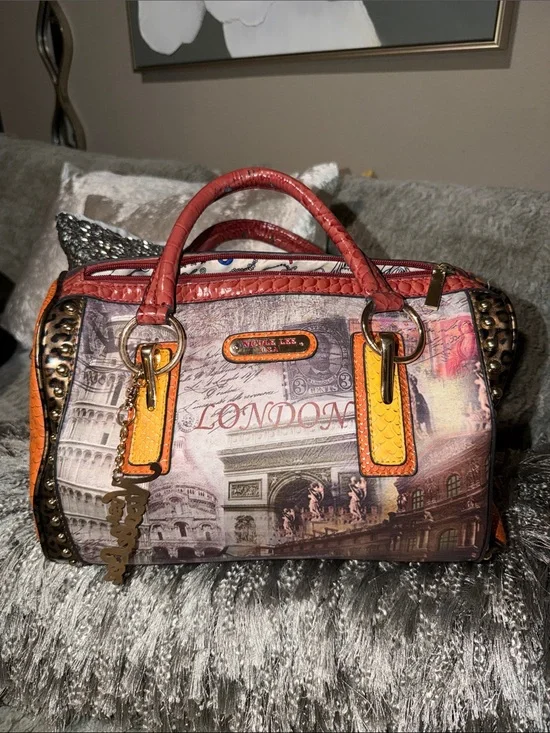 Nicole Lee vintage London-themed shoulder handbag featuring a