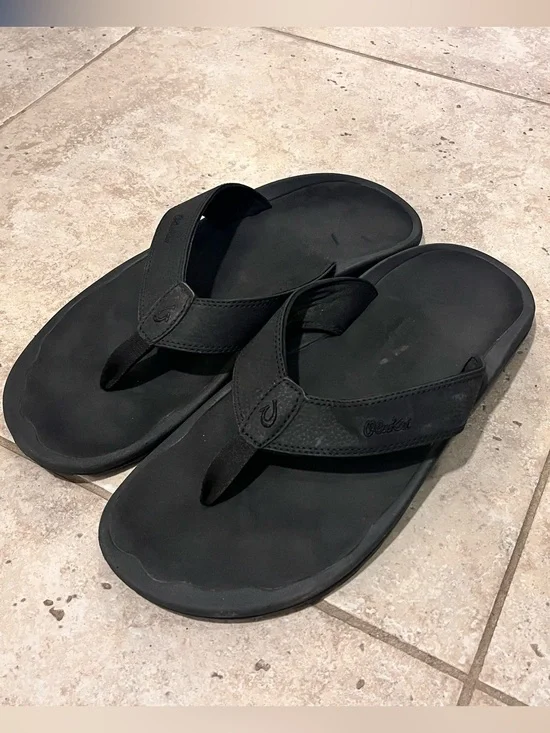 OLUKAI Ohana Men's Beach Sandals Black Size 13 EUC Flip Flops WOW