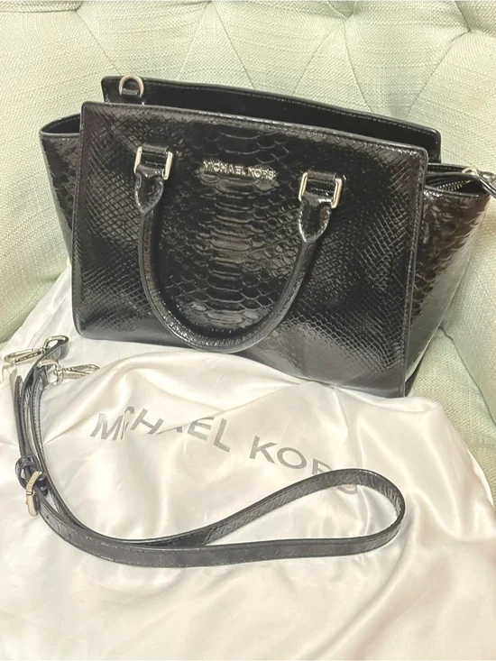 Authentic Michael Kors Medium Selma Satchel in Black Python-Embossed Leather