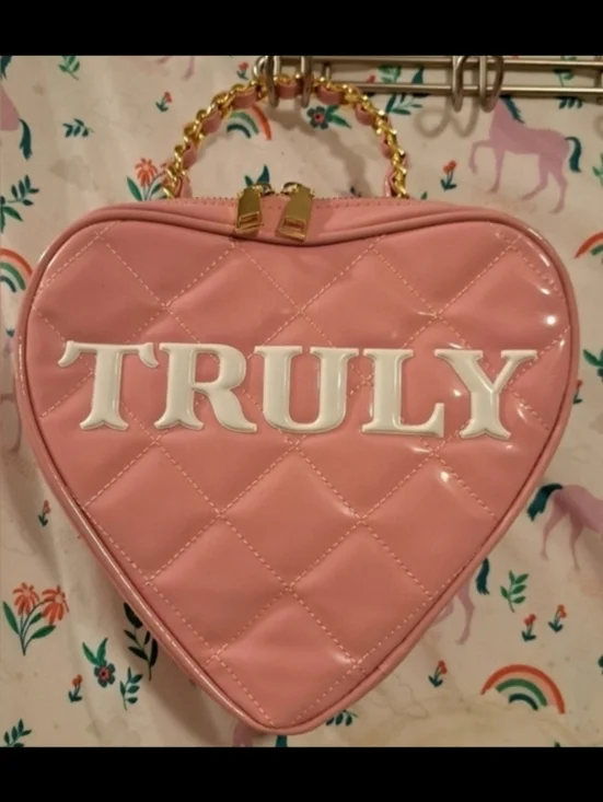 NWOT Truly Pink Patent Quilt Heart Travel Cosmetic Beauty Purse Bag