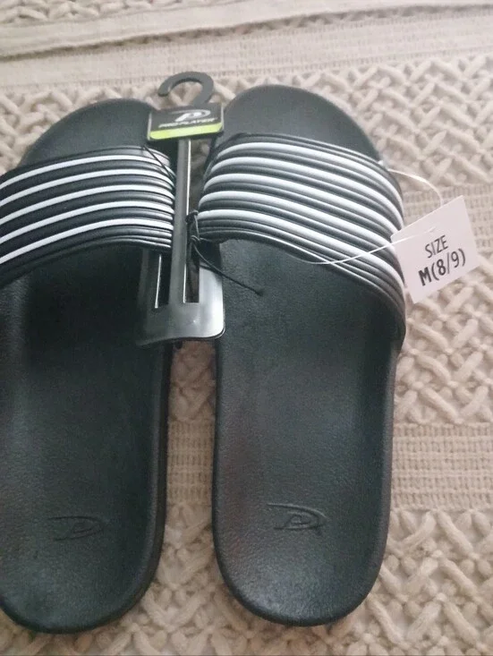 NWT MENS SIZE 9-10 SLIDES