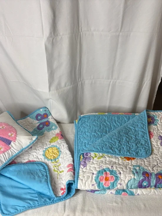 Mi Zone Kids Butterfly Bonanza Reversible Quilt w/Matching Sham/Pillow 87