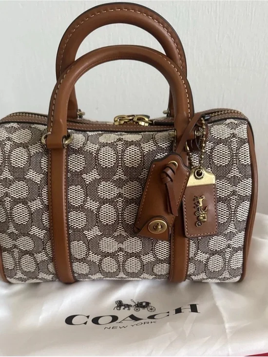 NWT Coach RUBY SATCHEL 25
