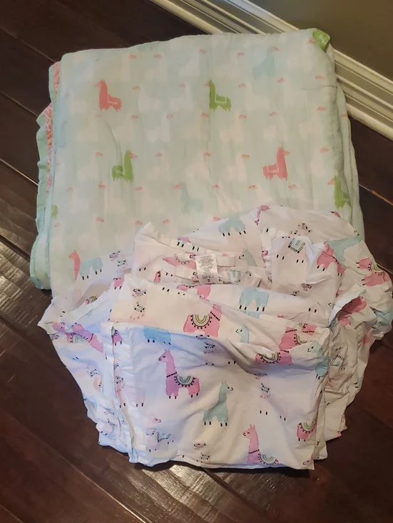 PotteryBarn Kids White Full/Queen Quilt Set with Pink, Green & Blue Llama Prints