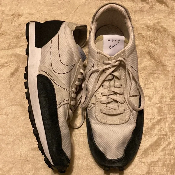Nike Daybreak Type Light Orewood Black
