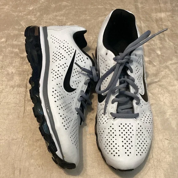 Nike Men's White Black Air Max + 2011 Leather Sneakers Size 7.5