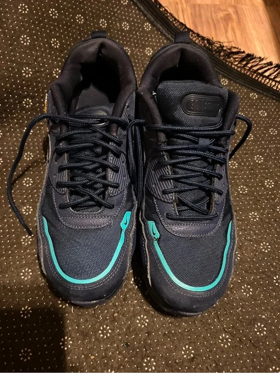 Nike Men's Navy Sneakers with Teal Accent