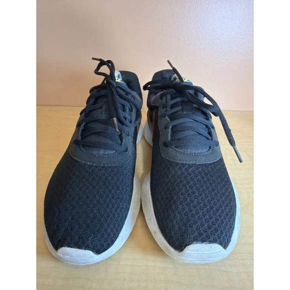 Nike Tanjun Black Metallic Gold Running Shoes 812655-004 Mens 10