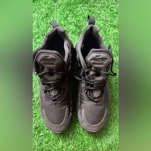 Nike Air‎ Max 270 React Black Oil Grey Size 8.5