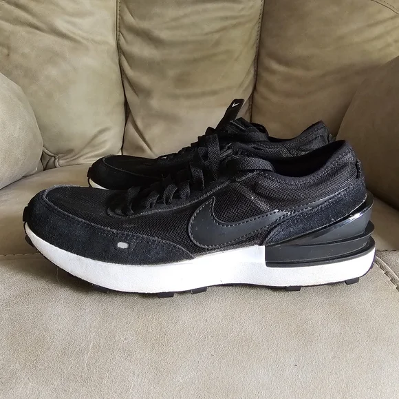 Nike Wuffle One Black Suede Sneakers Size 6.5Y (38)‎