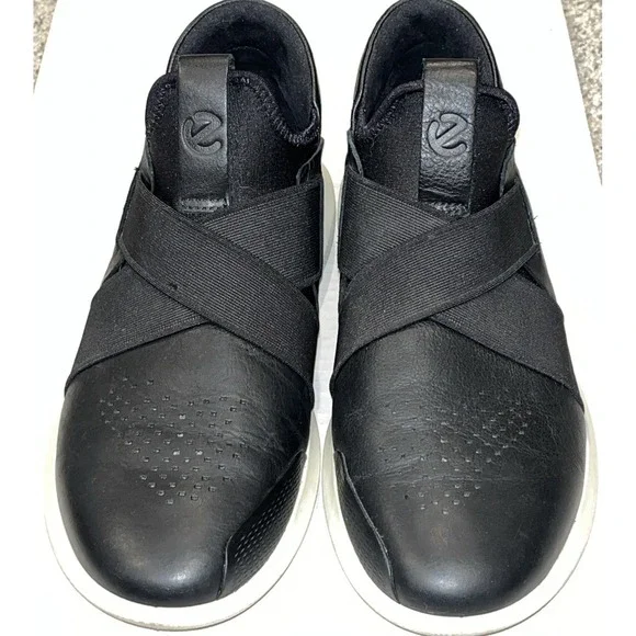 Ecco Scinapse Band Men's Black Leather Sneaker Size 7/ 40 EU Walking Shoe