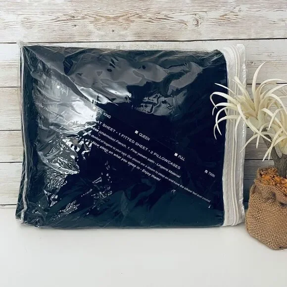 NWT Black Sateen Queen 4 Pcs Sheet Set
