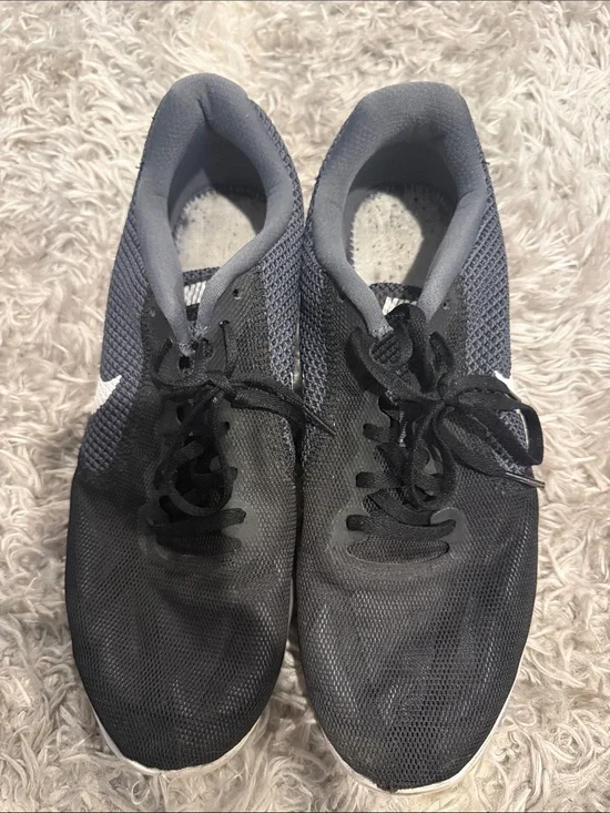 Nike Black & Gray Mesh Sneakers (52)
