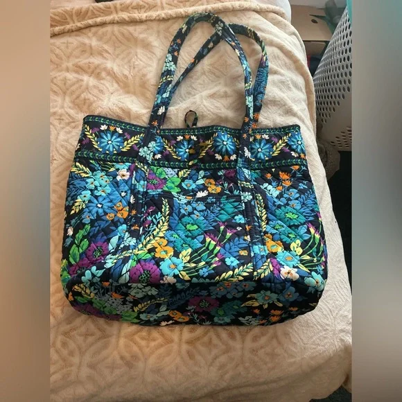👜 Vera Bradley Quilted Floral Tote Bag | Large Carryall