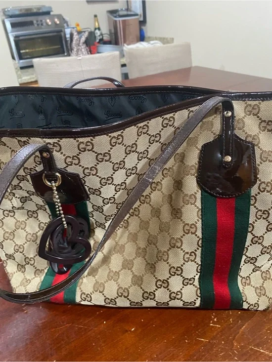 Gucci Beige GG Supreme Tote with Green & Red Web Stripe