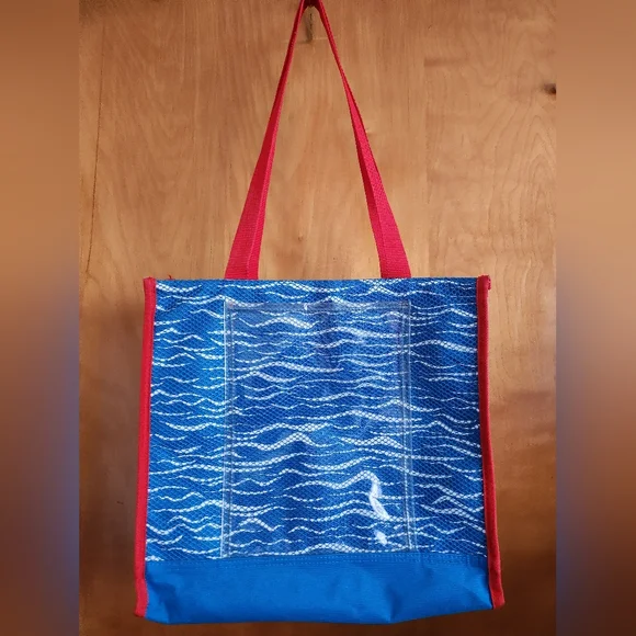 Tote/Beach Mesh Bag with Wave Pattern
