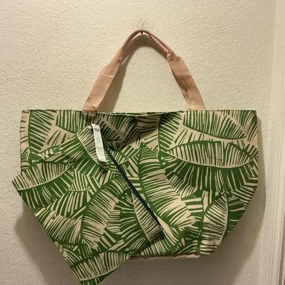 Chico's Green Leaf Pattern Tote with Pouch