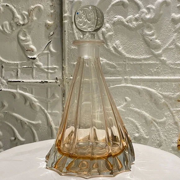 🌟 Vintage Starburst Shaped Decanter - Unique & Rare 🌟