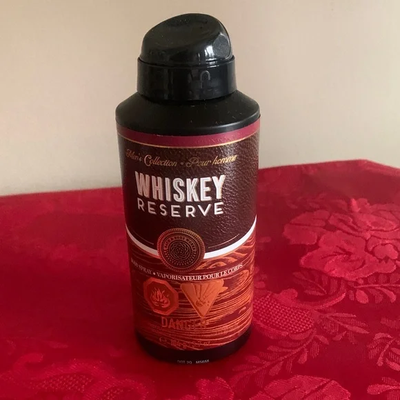 Bath & Body Works Whiskey Reserve Body Spray - Black and Brown 725