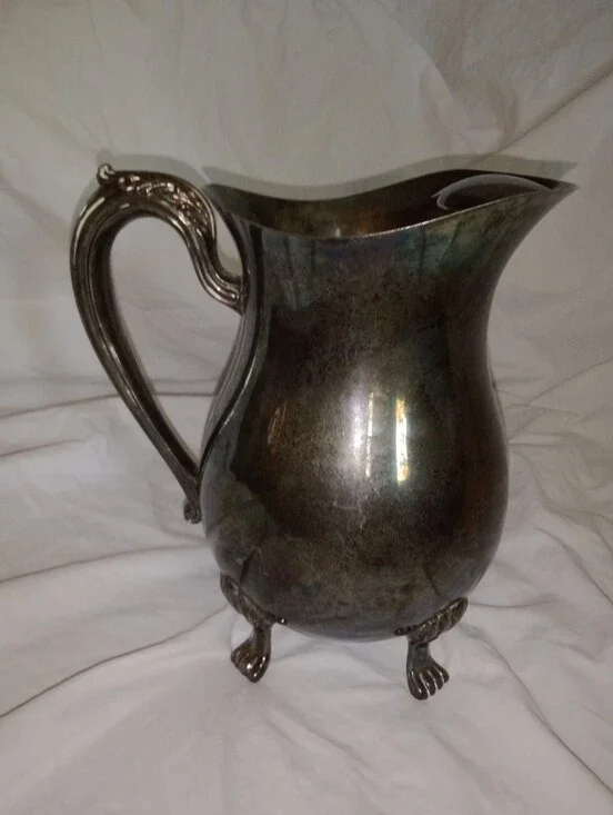 Vintage Silver Plate Pitcher With Ice Gaurd Footed 8 1/4