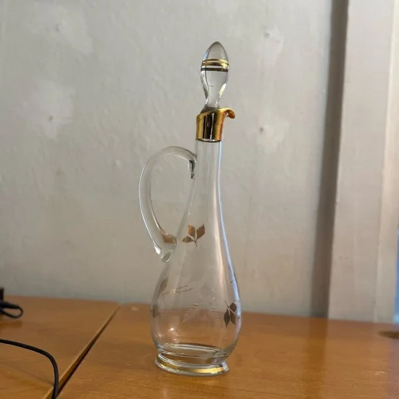 Vintage mid-century decanter‎ with modern etching