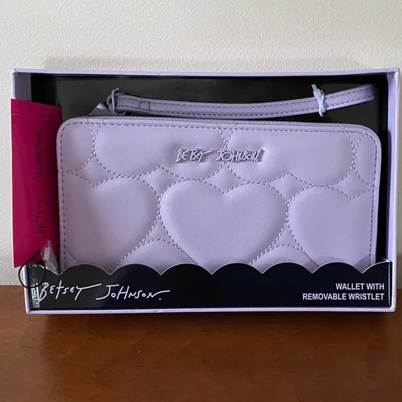 Betsey Johnson Lavender Heart Wallet/Wristlet NWT