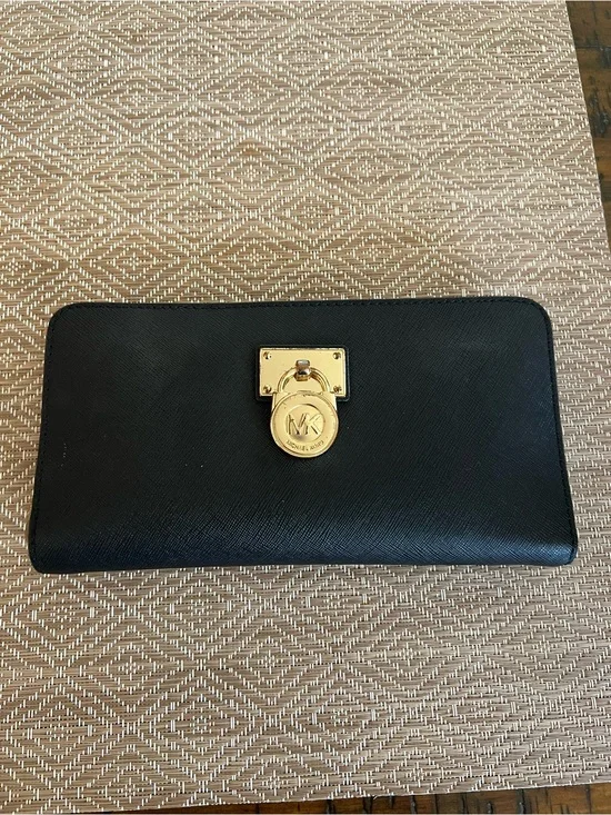 Michael Kors Hamilton Large Leather Continental Wallet in Black Leather gold