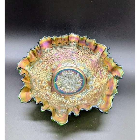 Antique Fenton Leaf Chain Green Carnival Glass Double Crimped Bowl 8.5