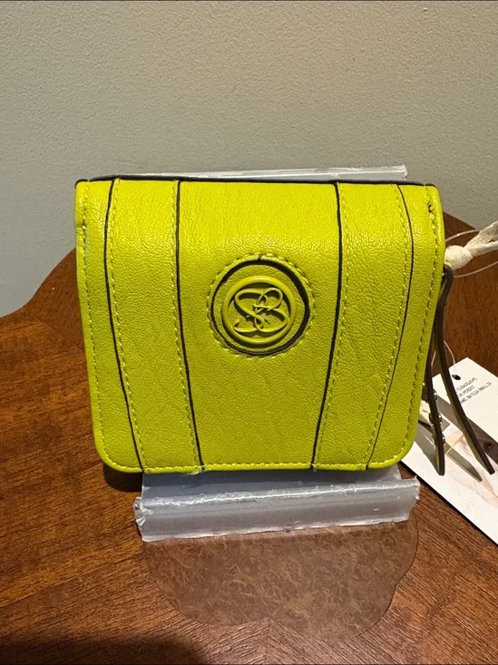Jessica Simpson  small wallet Vegan Leather  chartreuse/black white +small charm