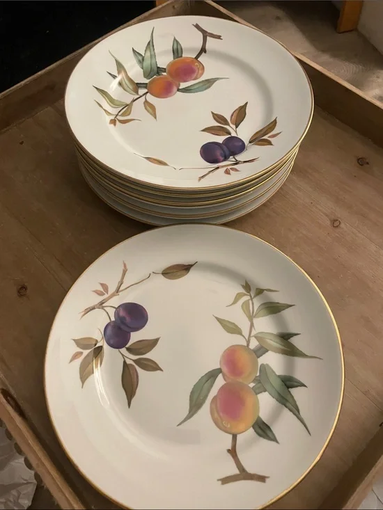 Royal Worcester Evesham Motif Dinner Plates - White with Peach & Plum (8)