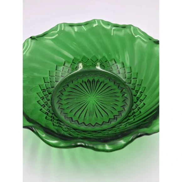 Anchor Hocking Forest Green Glass Bowl Diamond Swirl Ruffled Edge Vintage