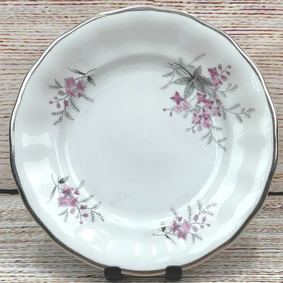 Favolina Karolina Jarolina Porcelain Salad Plate 3879 Floral‎ Silver Scalloped 7