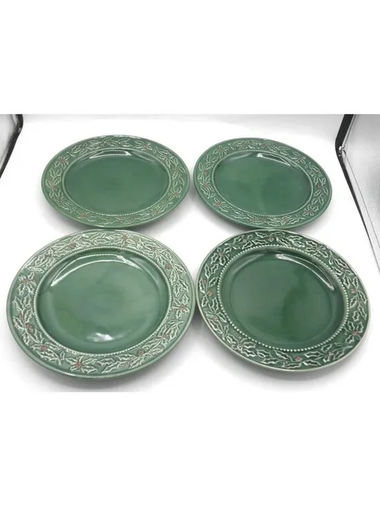 Hampton Forge CHRISTMAS BERRIES Salad Plates Set of 4 Embossed Pattern: HFOCHB