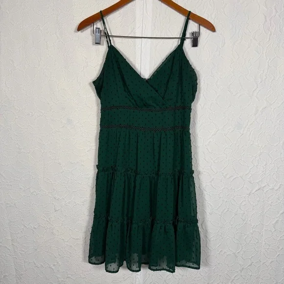 Trixxi Emerald Green Embroidered Ruffle Tiered Mini Dress Sz L