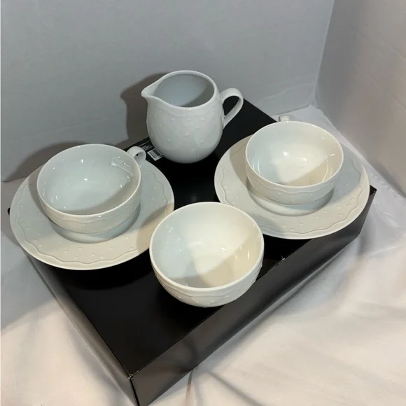Crate & Barrel White Porcelain WATER MUSIC 2‎ cups 2 saucers sugar bowl creamer