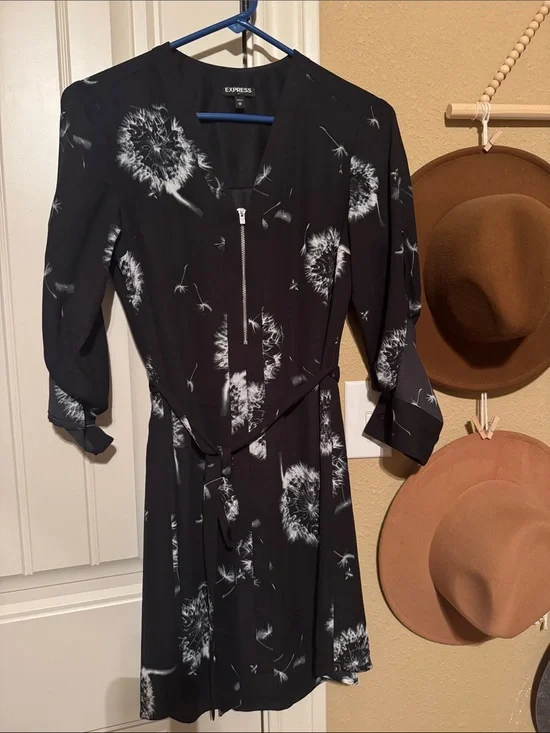 Express Black Dandelion-Print Zip-Front Long-Sleeve Dress