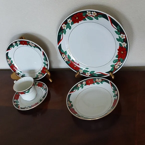 Tienshan Fine China Festive‎ Floral 
