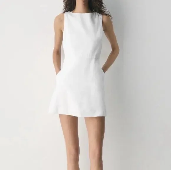 Aritzia Babaton Bond Dress Size 10 White Sorority Rush Fit & Flare Mini Pockets