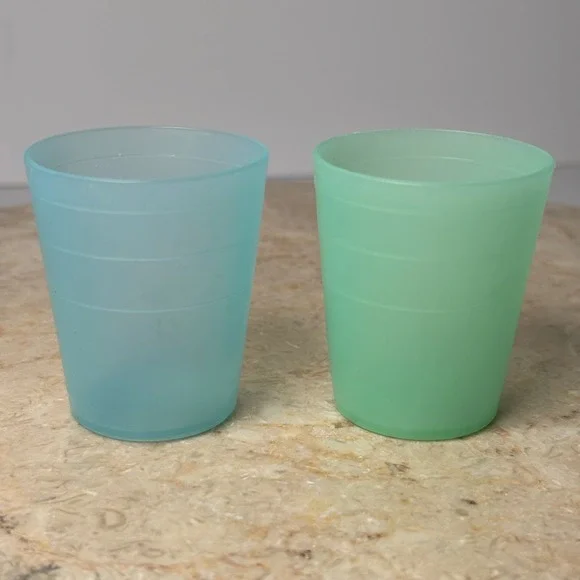 Tupperware Vintage Juice Tumblers 2oz‎ Blue Green Set of 2 Pastel Small