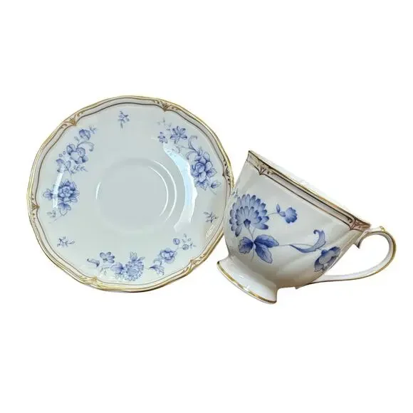 Wedgwood Ashbury footed cup & saucer set porcelain teacup England Porcelain