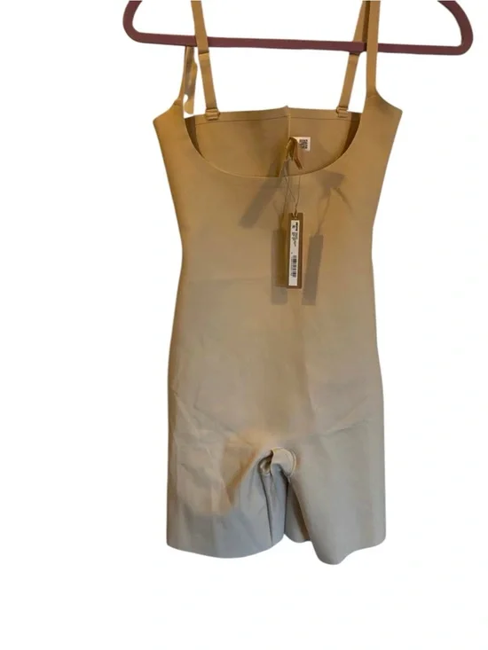 NWT Skims CS Body Open Bust/ Thigh SAND Size: XL
