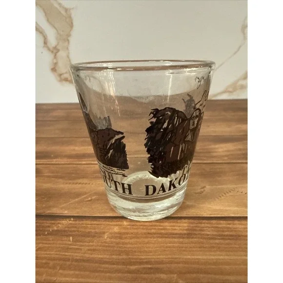 South Dakota Shot Glass, Mt. Rushmore, Badlands, Wall Drug‎ Store, Barware