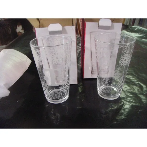 2 lot T-Mobile Snowflake‎ drinking glasses NEW IN GIFT BOX