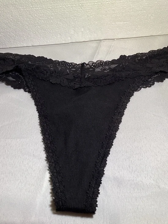 PINK Victoria's Secret Black Ribbed Lace Trim Thong