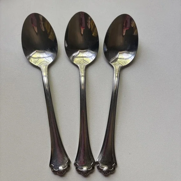 Set Of 3 Oneida USA Midtowne Oval Soup Spoons Stainless Steel Flatware 6 7/8