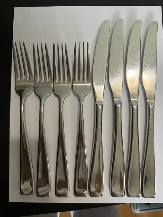 Oneida Diameter 18/10 Stainless Flatware Set 4 Dinner Forks 4 Knives 8 Pc