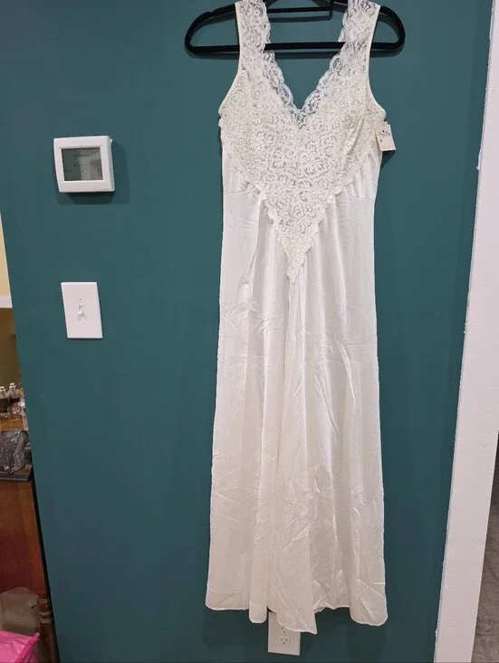 Vintage Nancy King White Lace Full Slip Nightgown Medium USA