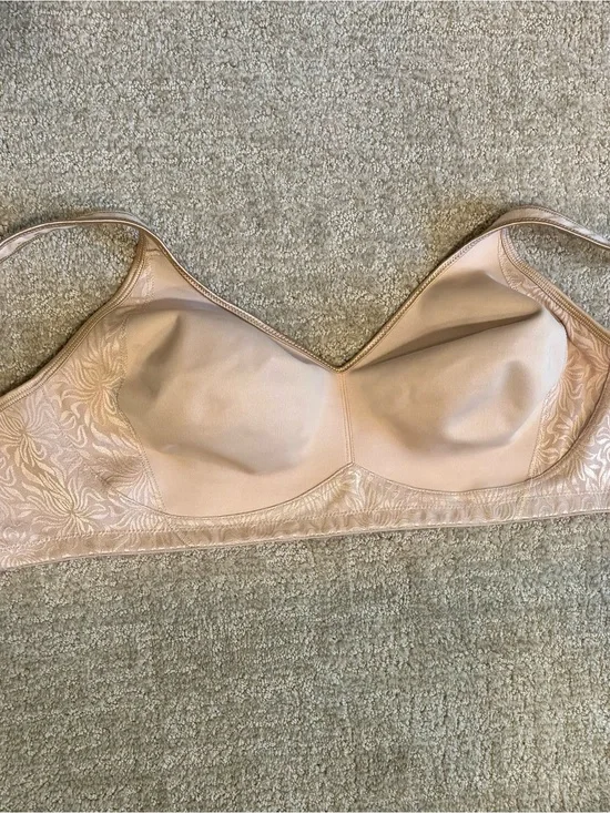 Playtex 18 Hour Wireless Full Coverage Bra Nude 40D New No Tags