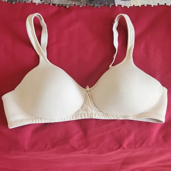 Vanity fair 36B lightly padded wire free bra Beige