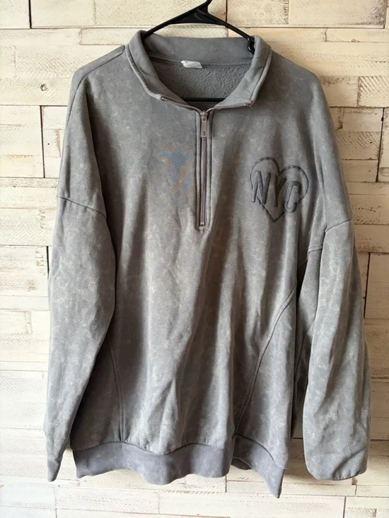 Acid wash no boundaries Gray quarter zip Pullover Sweater - NYC Heart Detail